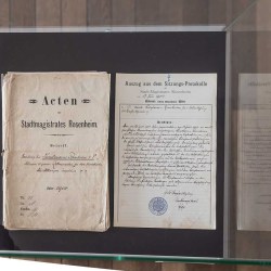 Ausstellungsansicht 120 Jahre Kunstverein Rosenheim, Foto Martin Weiand