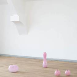 027_Christine-Lederer_CANDY-DREAMS_Kunstverein-Rosenheim_2024_Foto-©-Leonie-Felle