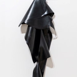 Marile-Holzner-2024-Slicesfromthecenterline-teil5